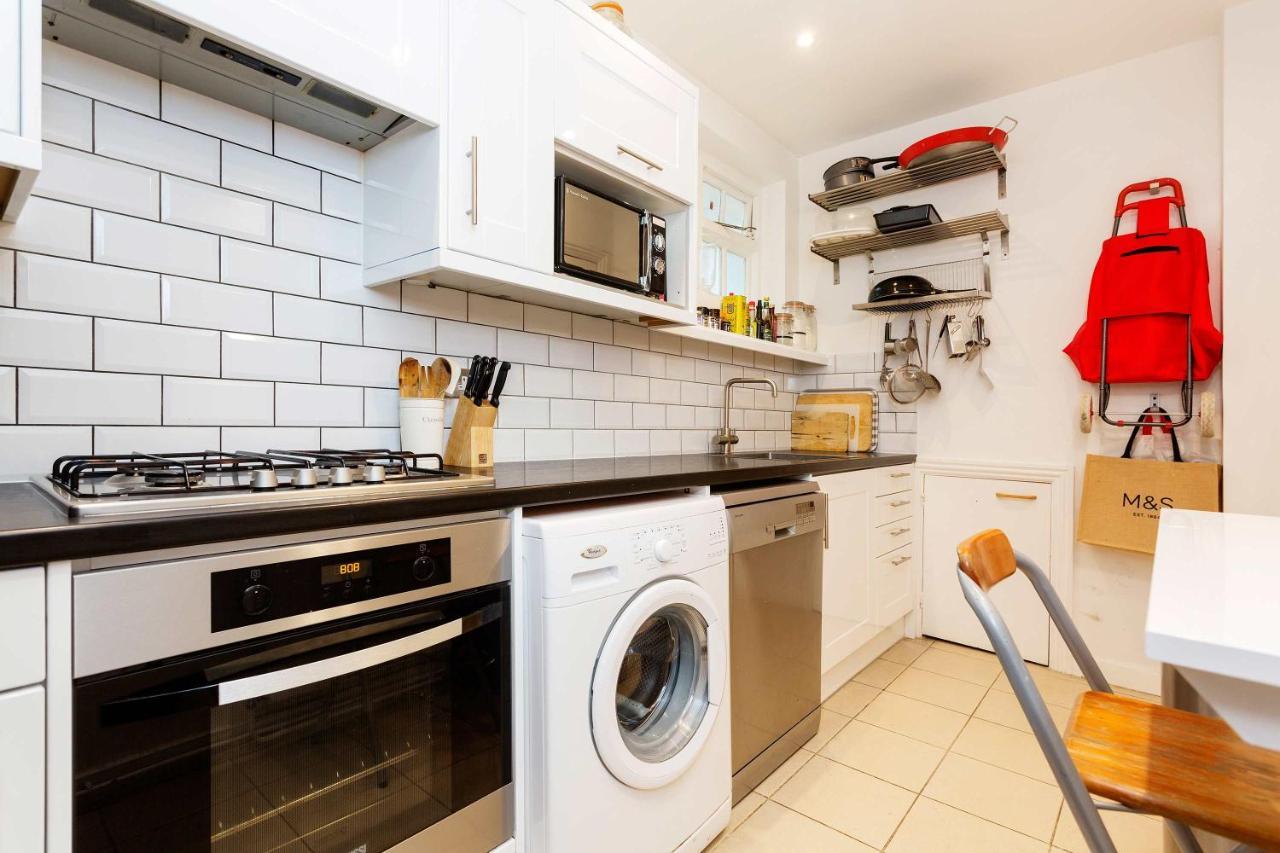Veeve - A Kensington Mews Villa ลอนดอน ภายนอก รูปภาพ